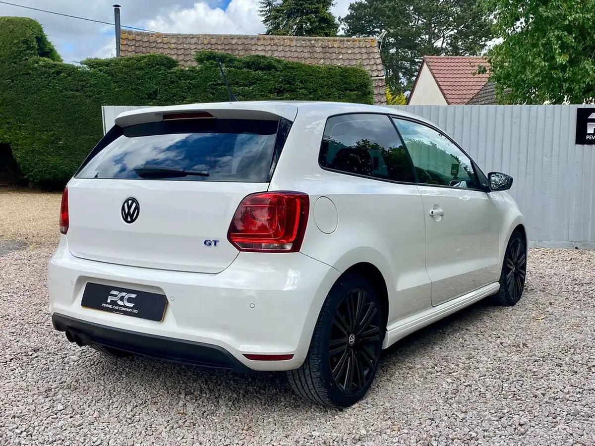 2013-volkswagen-polo-14-bluegt-3d-big-9