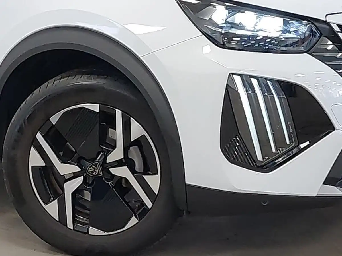 2024-peugeot-2008-suv-12-puretech-gt-130ps-eat8-big-8