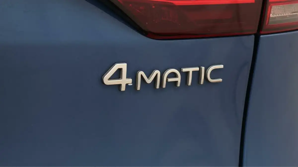 2022-mercedes-benz-eqc-e-eqc-400-amg-line-big-23