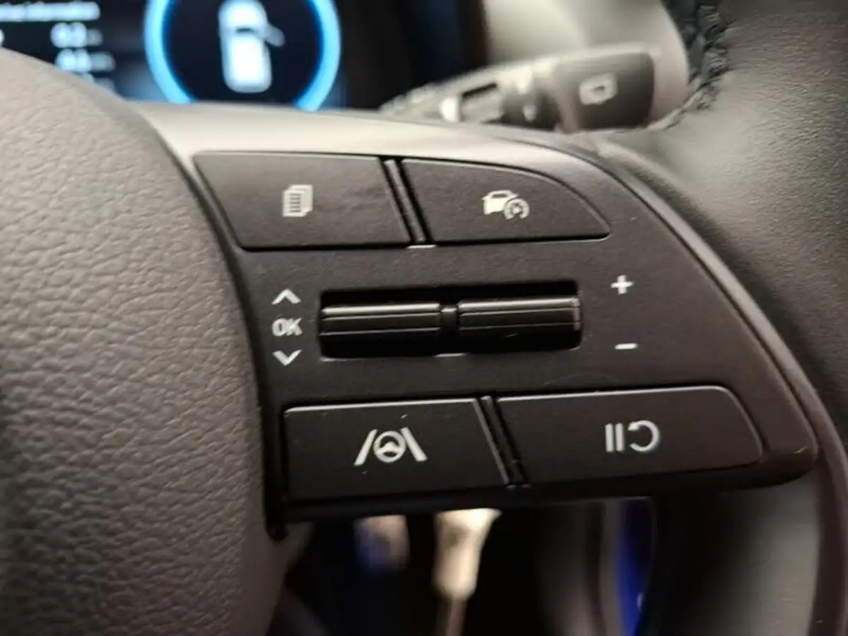 2023-hyundai-bayon-10-t-gdi-premium-100ps-dct-big-18