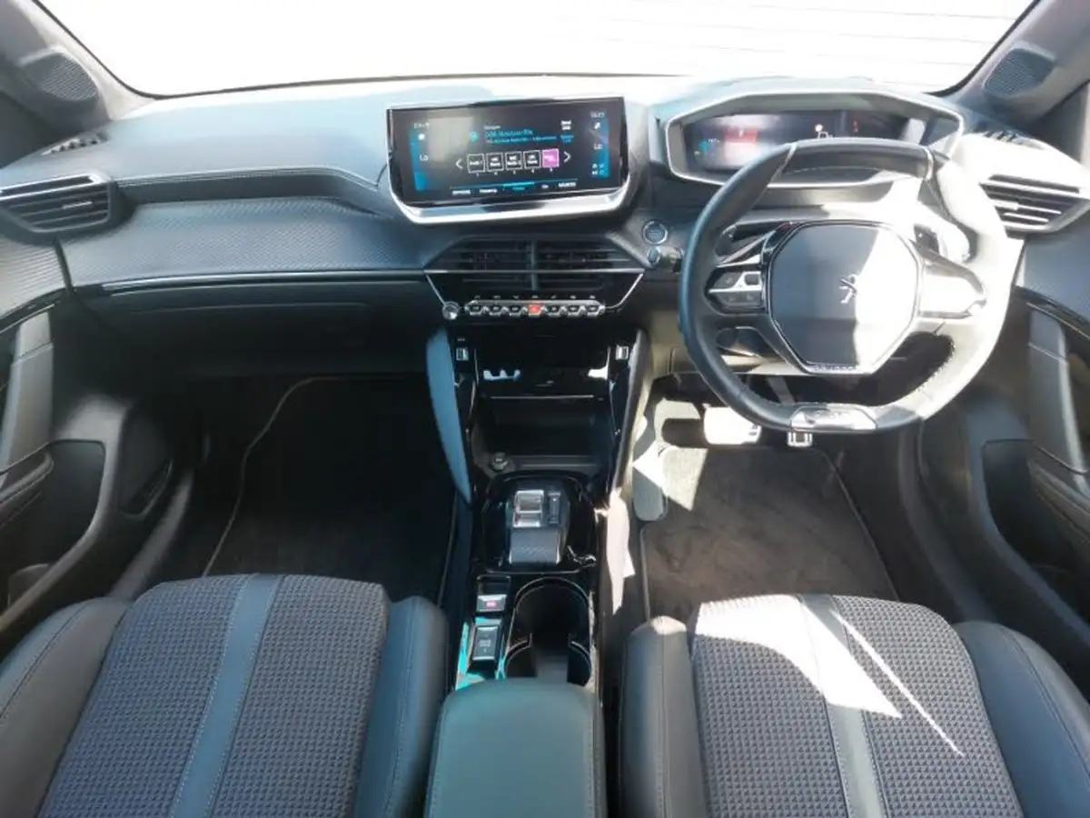 2023-peugeot-208-12-puretech-gt-100ps-eat8-big-2