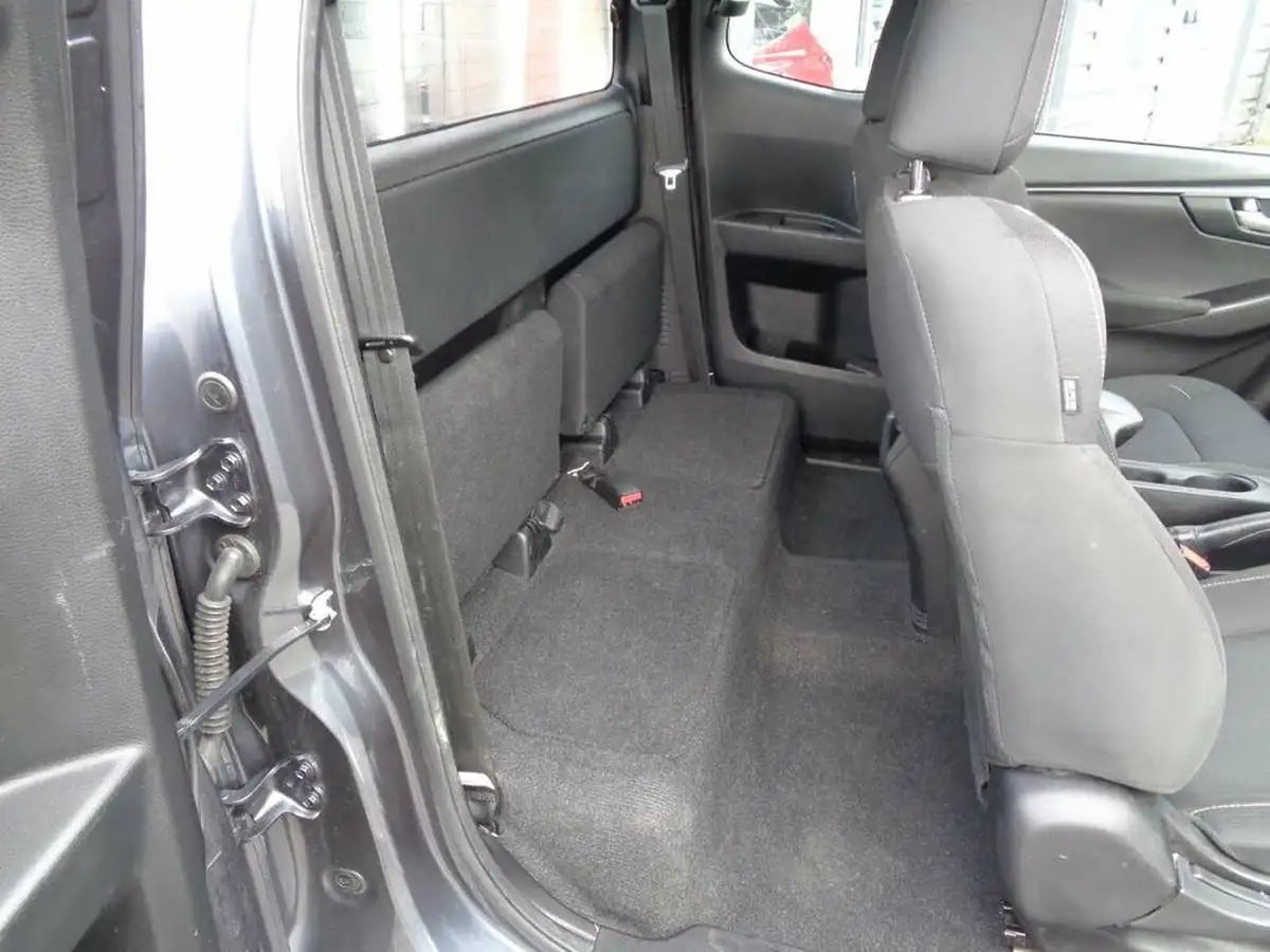 2022-isuzu-d-max-19td-dl20-extended-pick-up-big-6