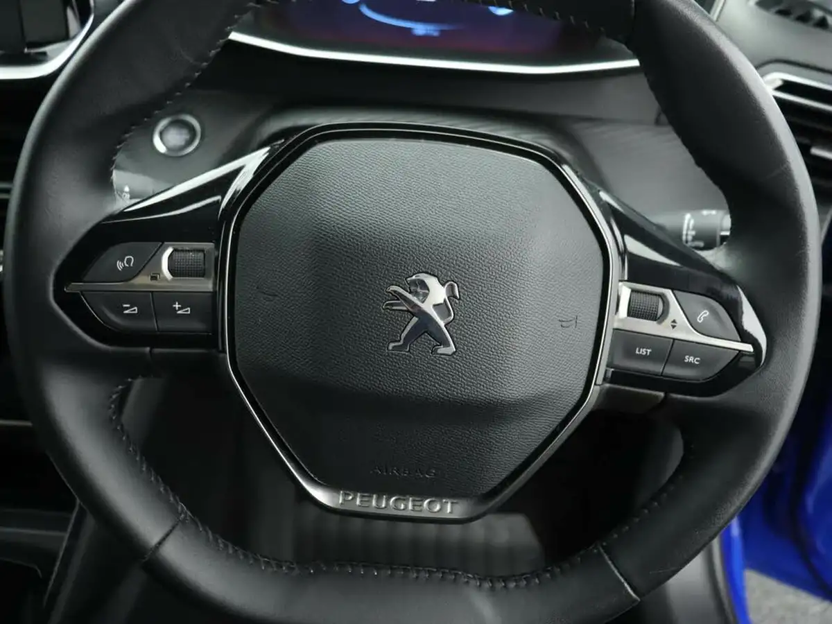 2020-peugeot-208-12-puretech-allure-100bhp-big-40
