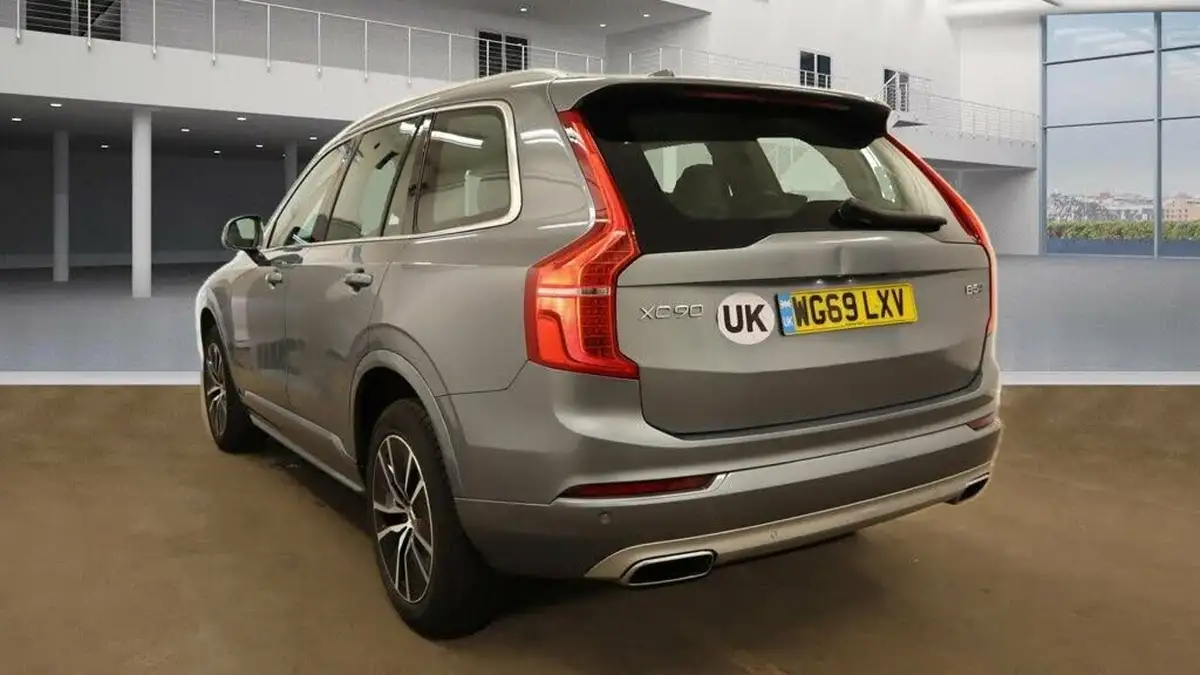 2019-volvo-xc90-20td-b5-momentum-big-2