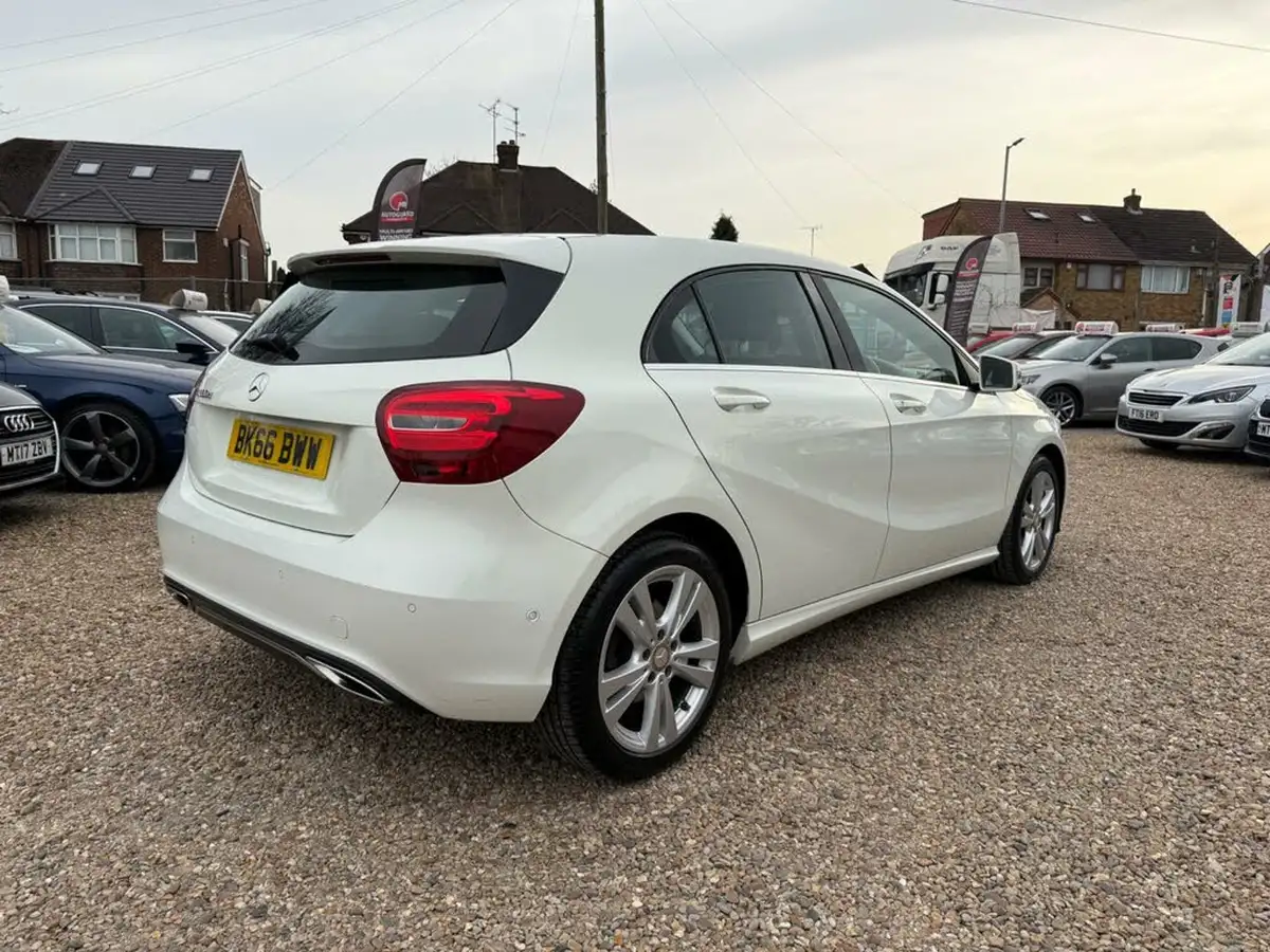 2016-mercedes-benz-a-class-15d-a180d-sport-executivess-7g-dct-big-16