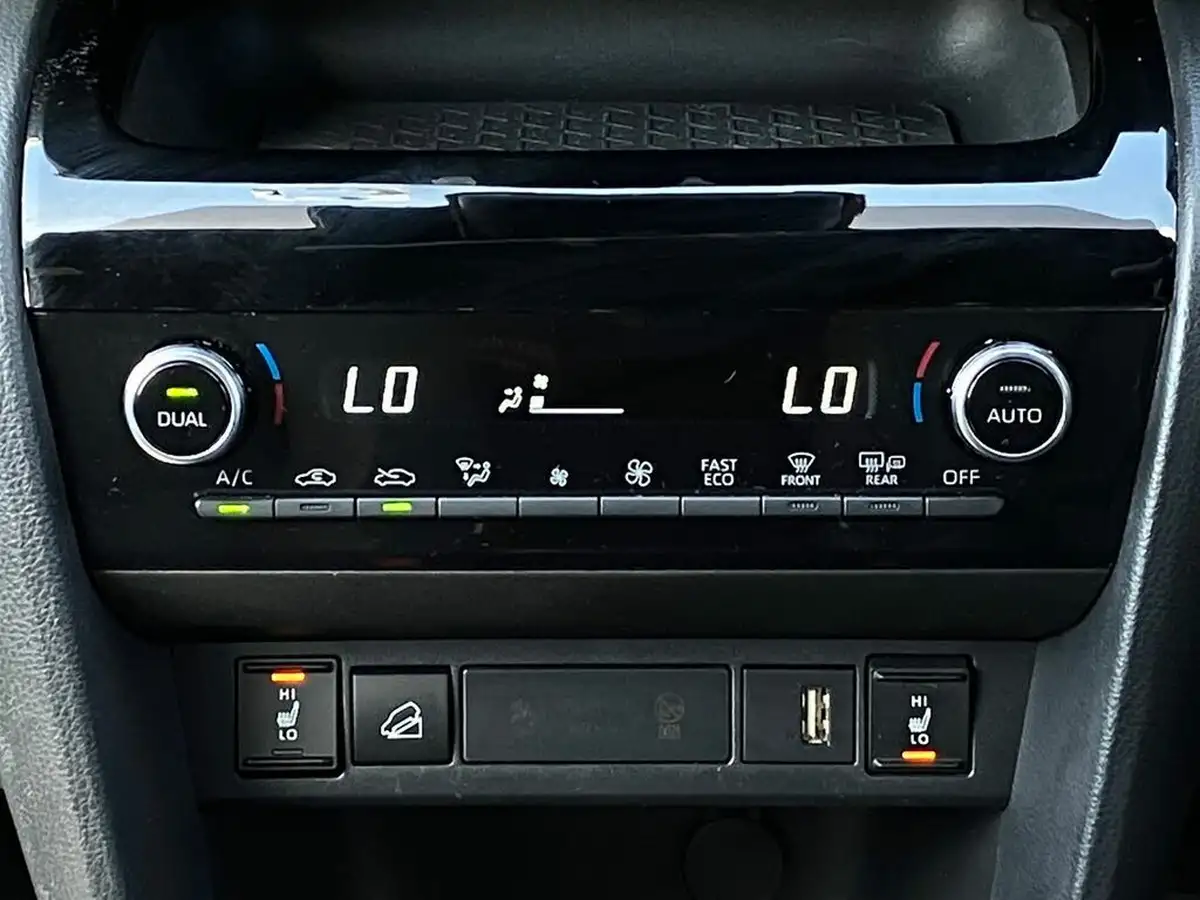 2021-toyota-yaris-cross-15-vvt-i-premiere-edition-awd-i-big-13