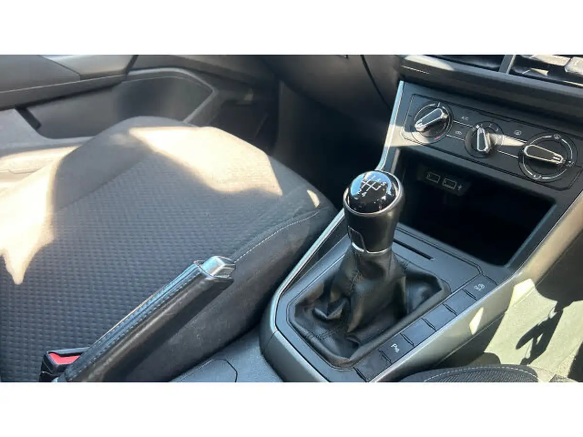 2018-volkswagen-polo-10-se-65ps-evo-big-12