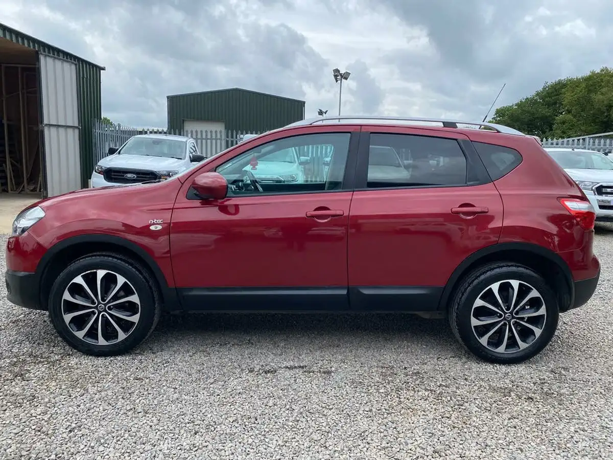 2012-nissan-qashqai-15td-n-tec-big-17