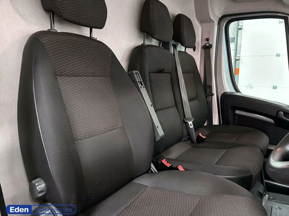 2022-citroen-relay-22bluehdi-35-l3h2-enterprise-panel-big-15