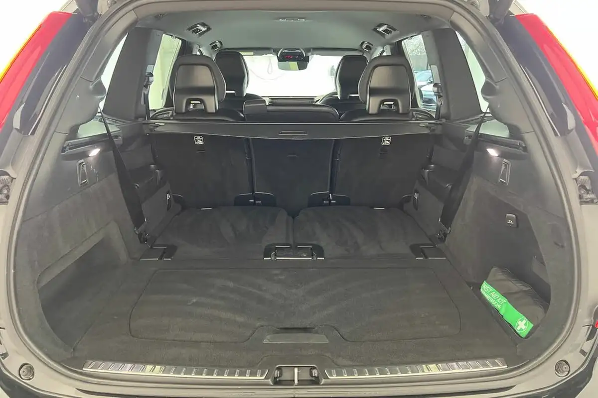 2022-volvo-xc90-20td-b5-r-design-big-7