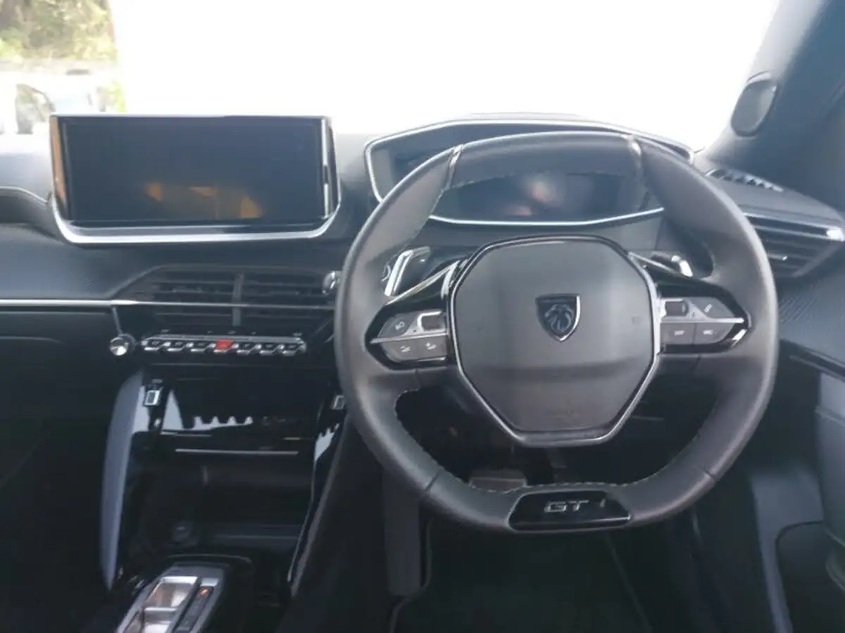 2024-peugeot-2008-suv-12-puretech-gt-130ps-eat8-big-6