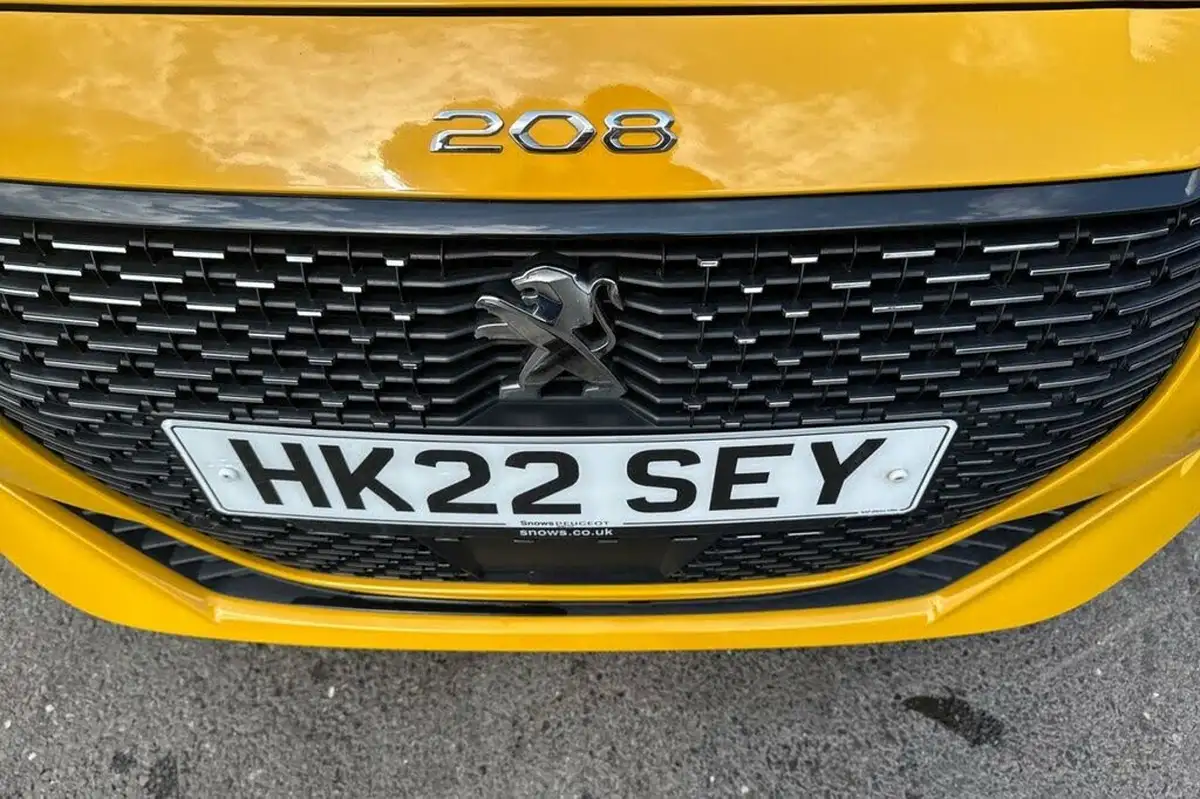 2022-peugeot-208-15-bluehdi-gt-100ps-big-41
