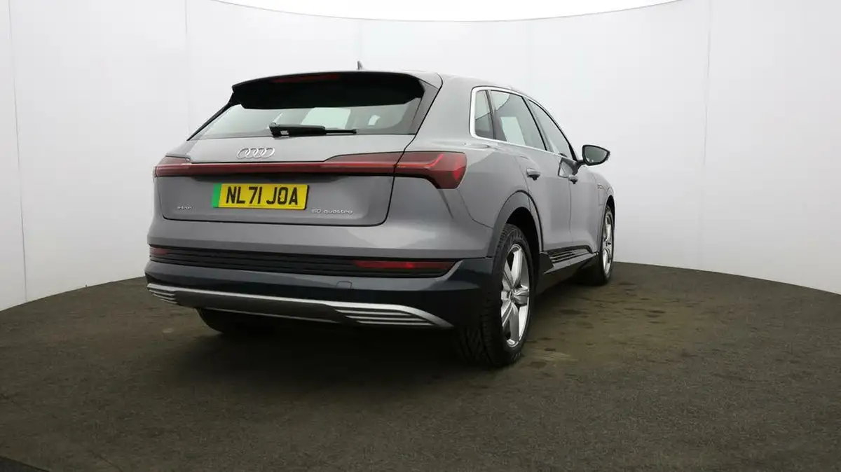 2021-audi-e-tron-50e-technik-station-wagon-big-63