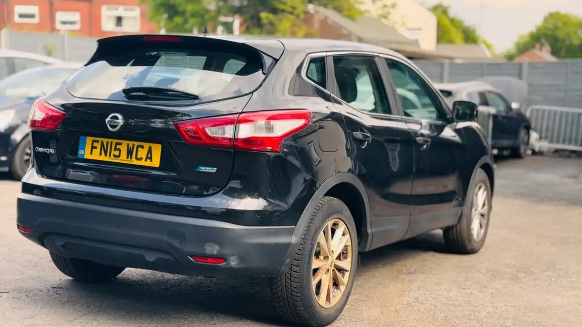 2015-nissan-qashqai-big-4