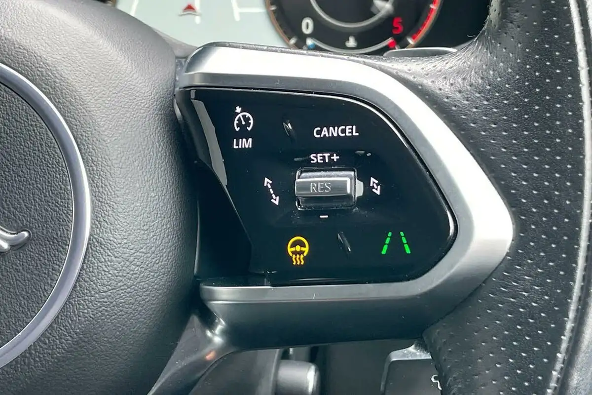 2021-jaguar-f-pace-20-d200-r-dynamic-hse-mhev-big-48