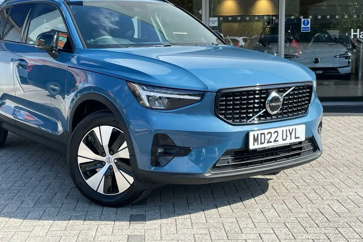 2022-volvo-xc40-15-t4-plus-big-5