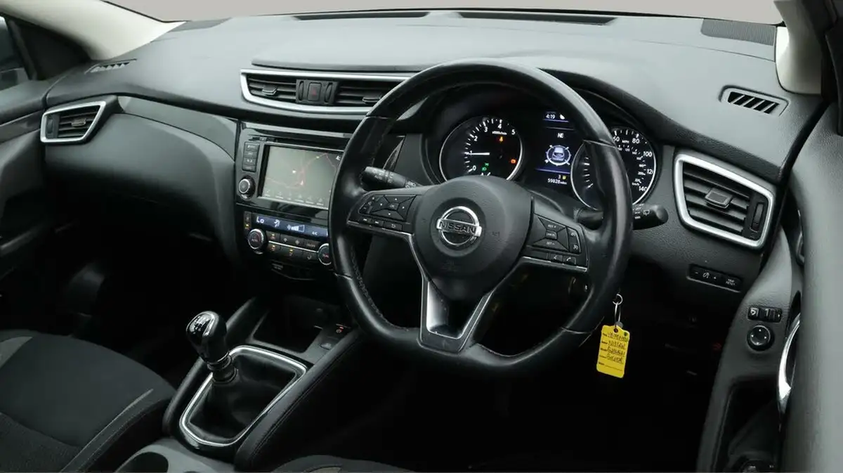 2020-nissan-qashqai-13-dig-t-acenta-premium-140ps-big-9
