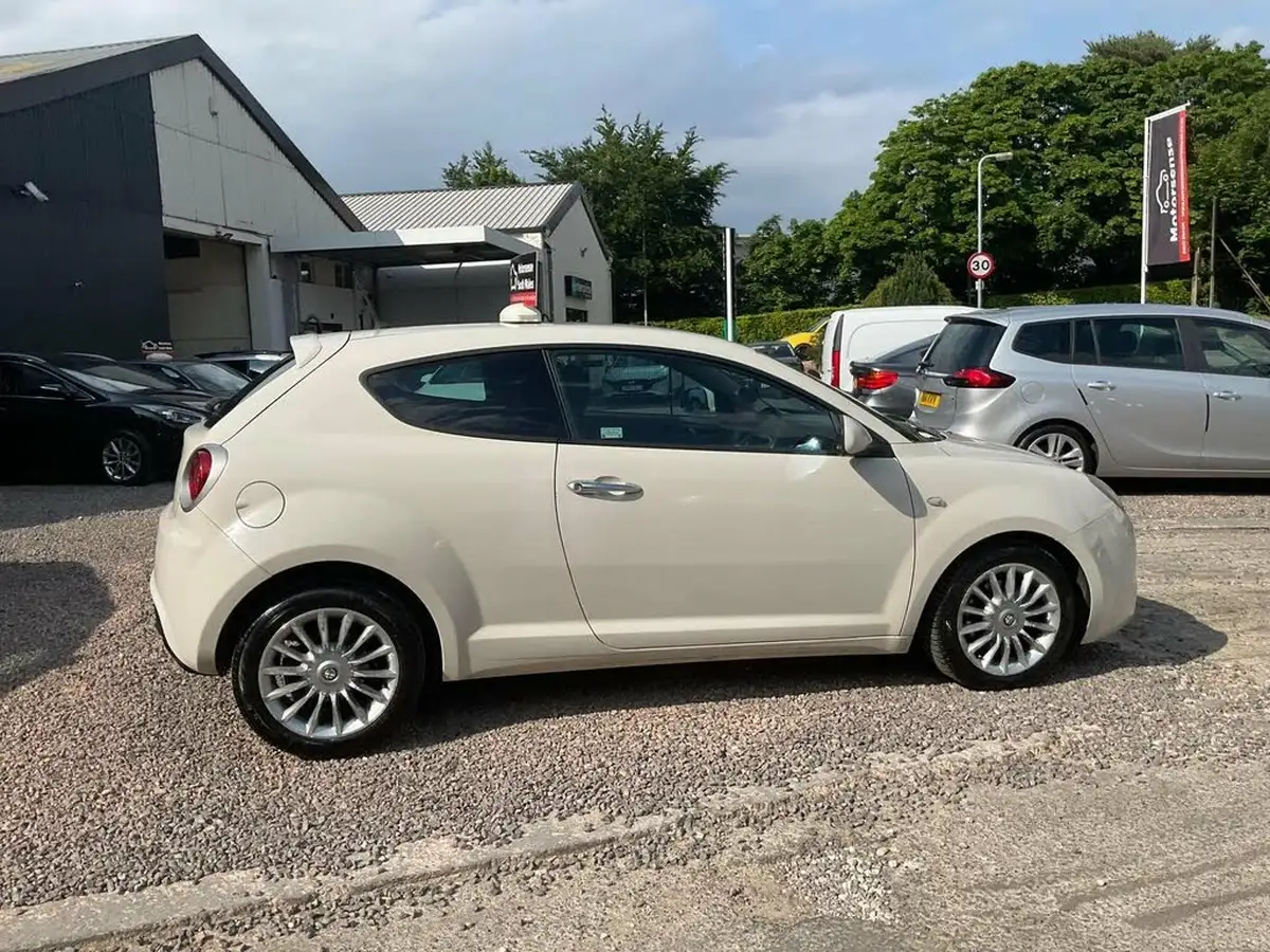 2014-alfa-romeo-mito-13jtdm-2-sprint-big-46