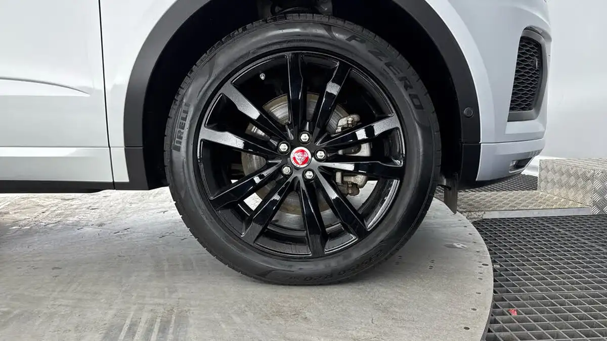 2021-jaguar-e-pace-15-p300e-r-dynamic-se-big-28