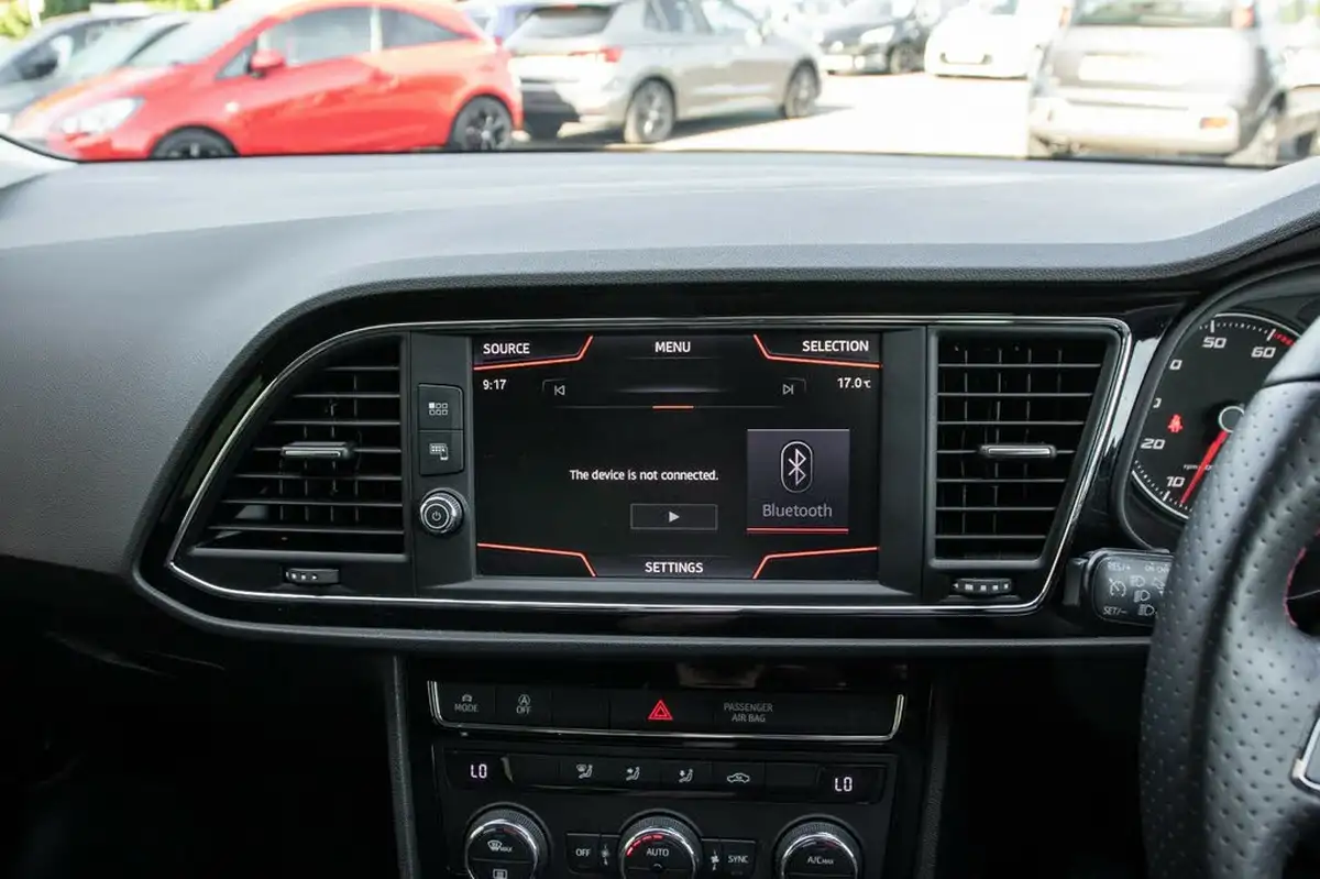 2018-seat-leon-14-tsi-fr-technology-hatchback-5d-big-23