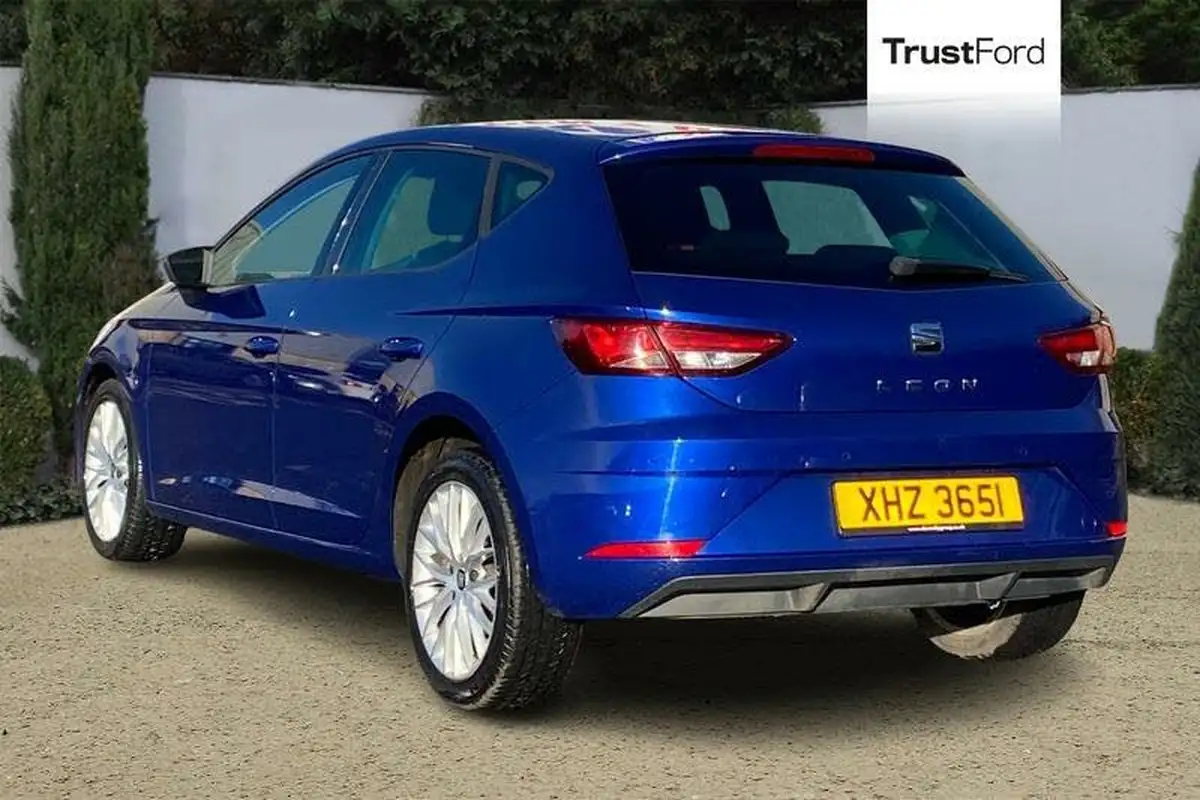 2019-seat-leon-16tdi-se-dynamic-hatchback-big-1