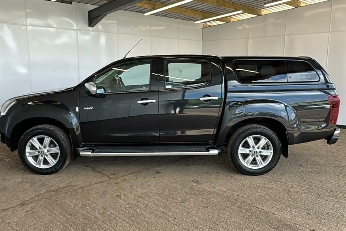 2019-isuzu-d-max-19td-yukon-double-pickup-auto-big-11