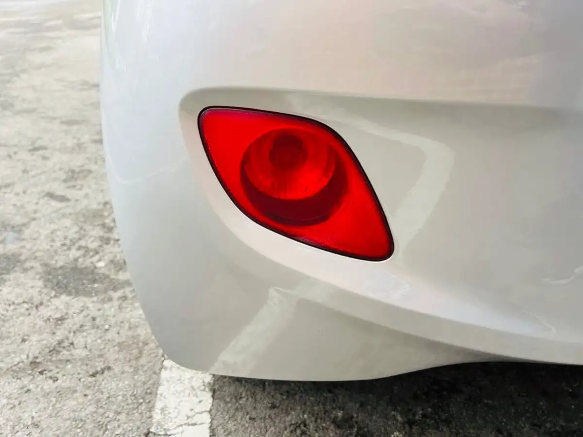 2015-hyundai-i10-10-se-big-39