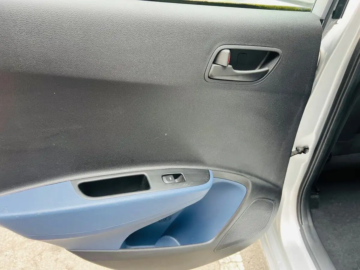 2015-hyundai-i10-10-se-big-63