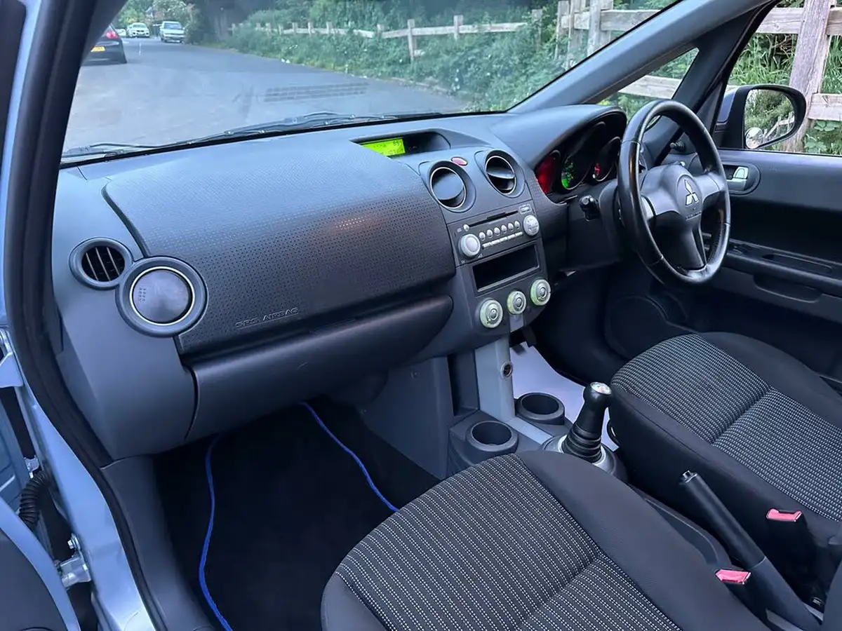 2007-mitsubishi-colt-15td-cz2-amt-big-33