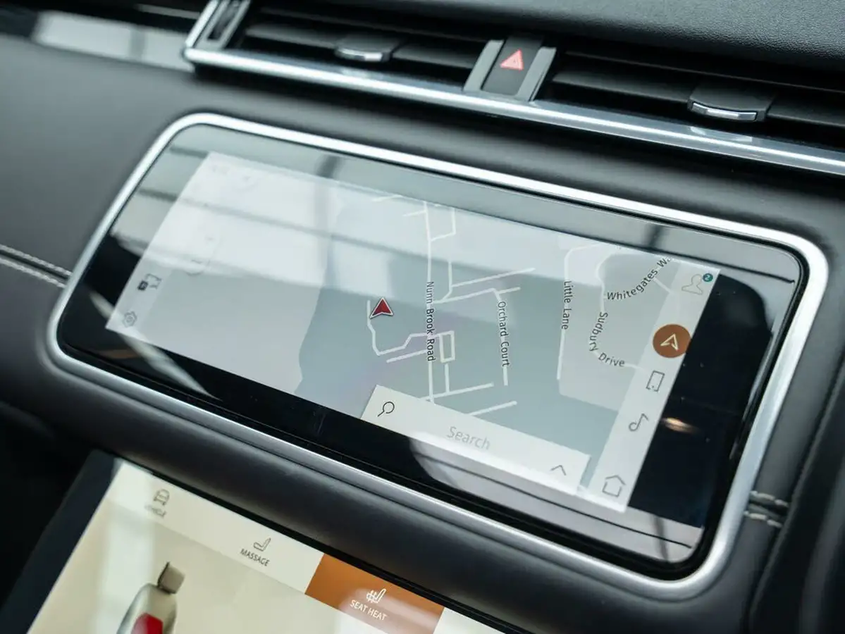2022-land-rover-range-rover-velar-30-d300-r-dynamic-hse-big-13