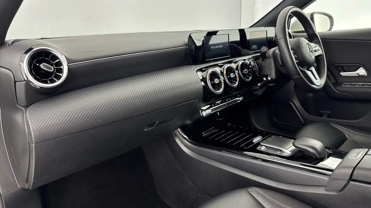2022-mercedes-benz-a-class-20d-a180d-se-8g-dct-big-9