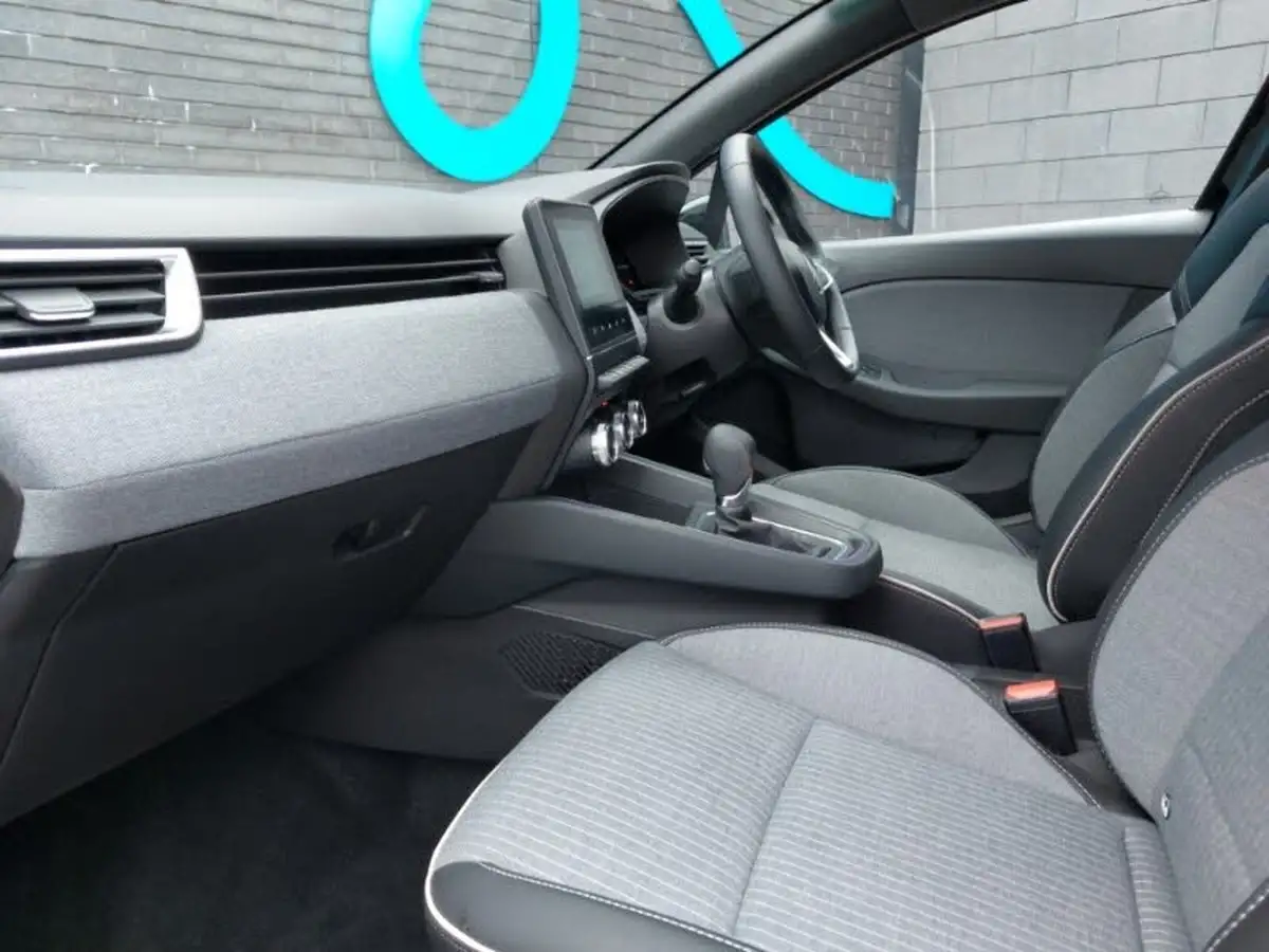 2024-renault-clio-16-techno-big-4