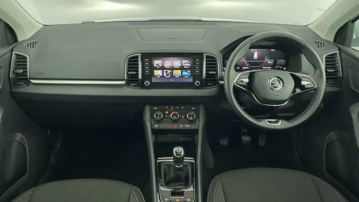 2023-skoda-karoq-15-tsi-se-drive-big-7