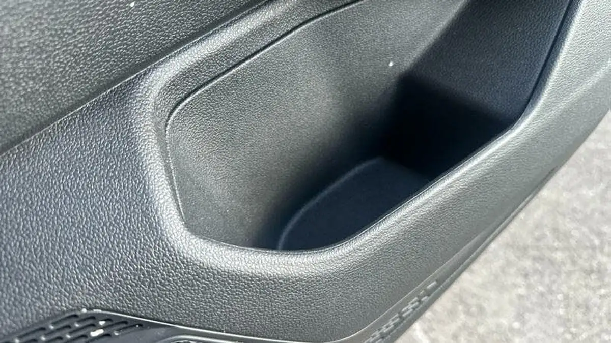 2022-volkswagen-polo-10-tsi-life-big-11
