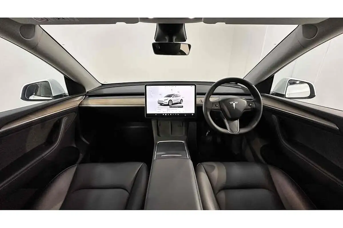 2023-tesla-model-y-e-rwd-big-28