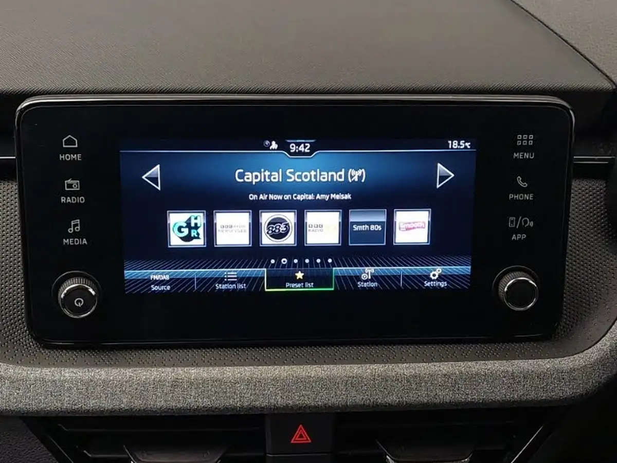 2024-skoda-kamiq-10-tsi-se-116ps-dsg-big-9