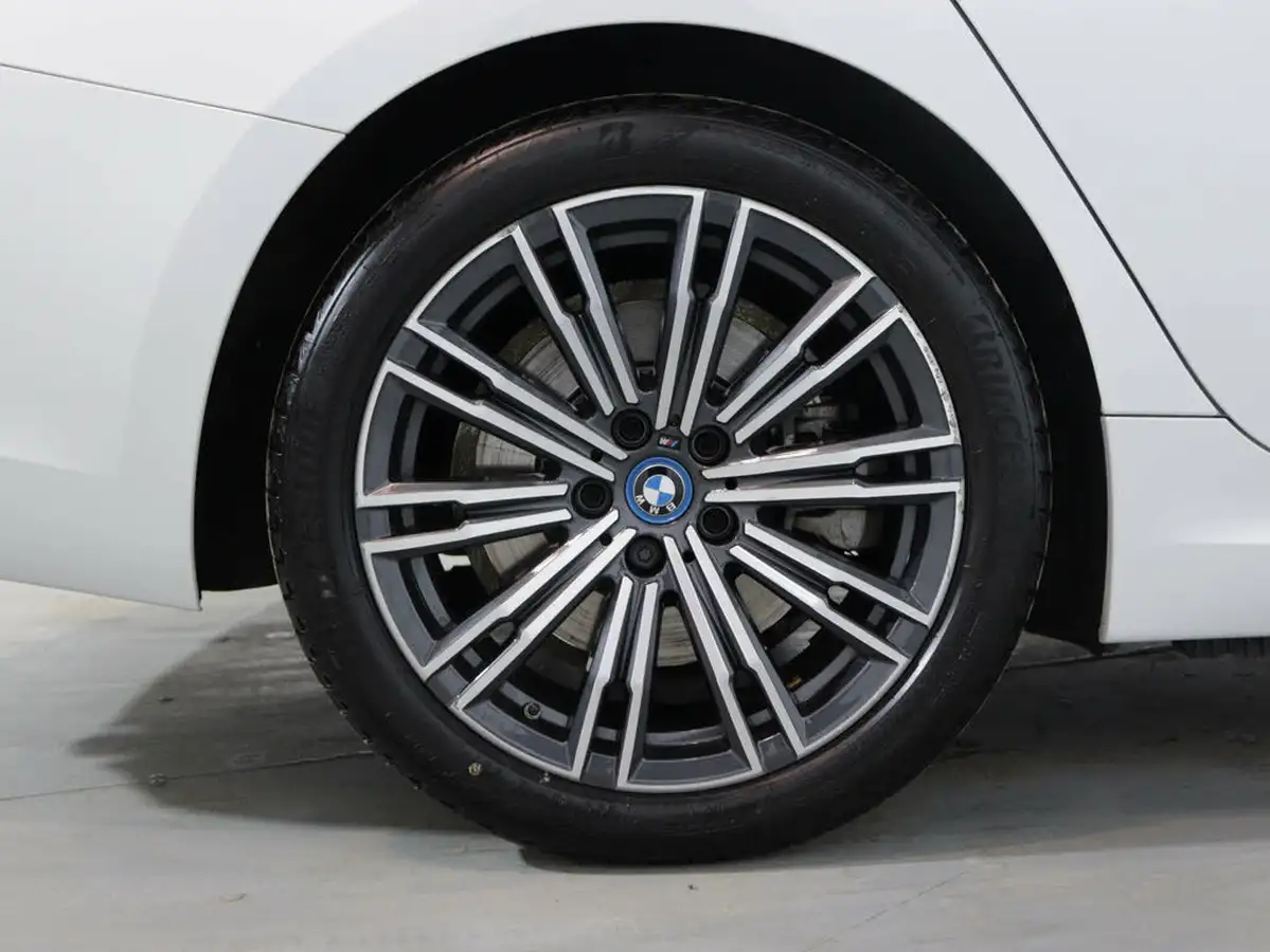 2021-bmw-3-series-20-330e-m-sport-touring-5d-big-10