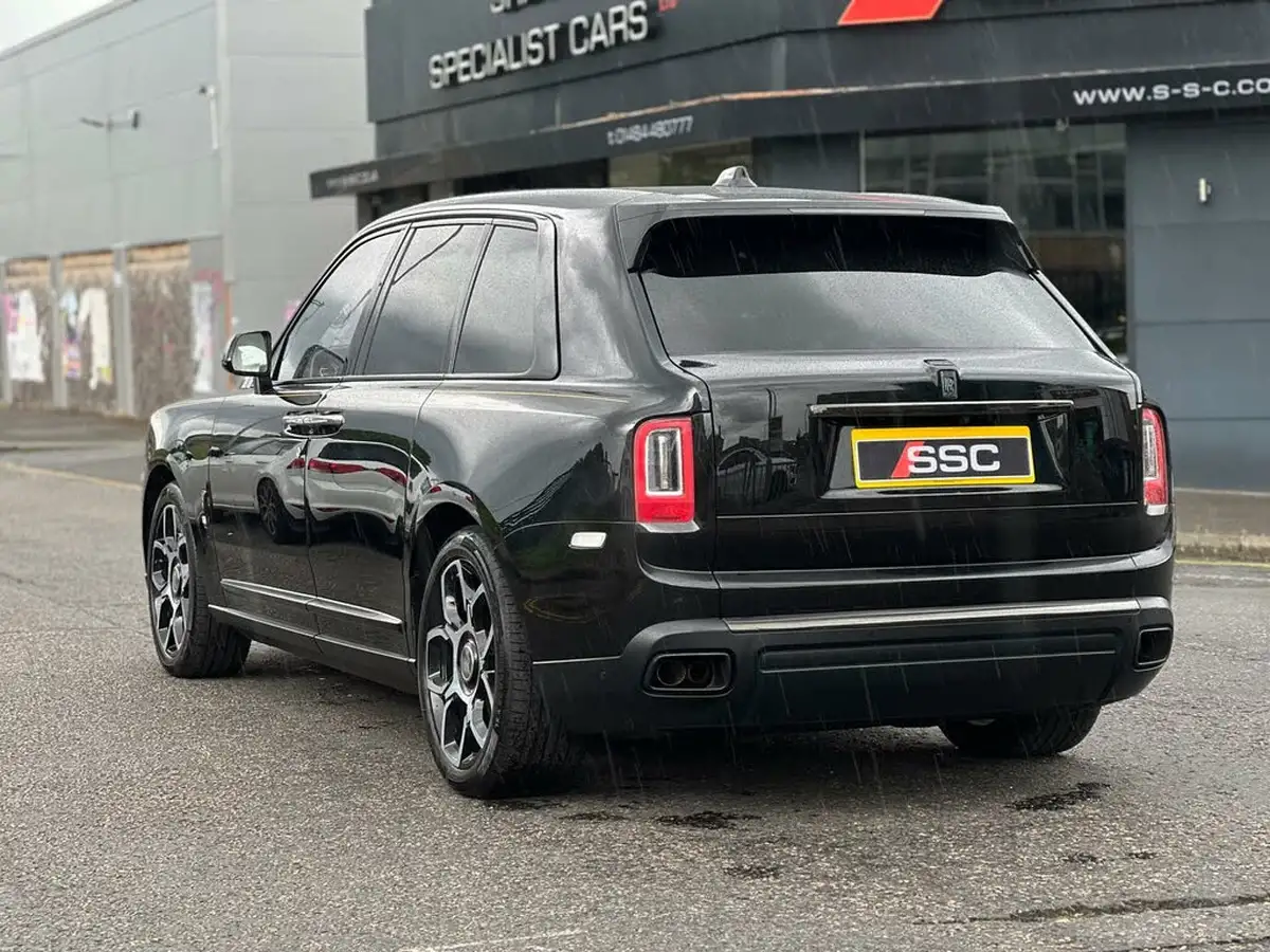 2020-rolls-royce-cullinan-675-black-badge-big-10