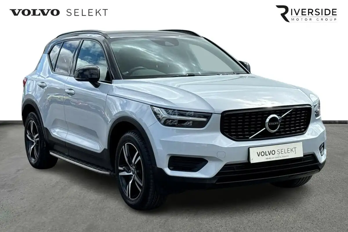 2022-volvo-xc40-15-t3-r-design-auto-big-0