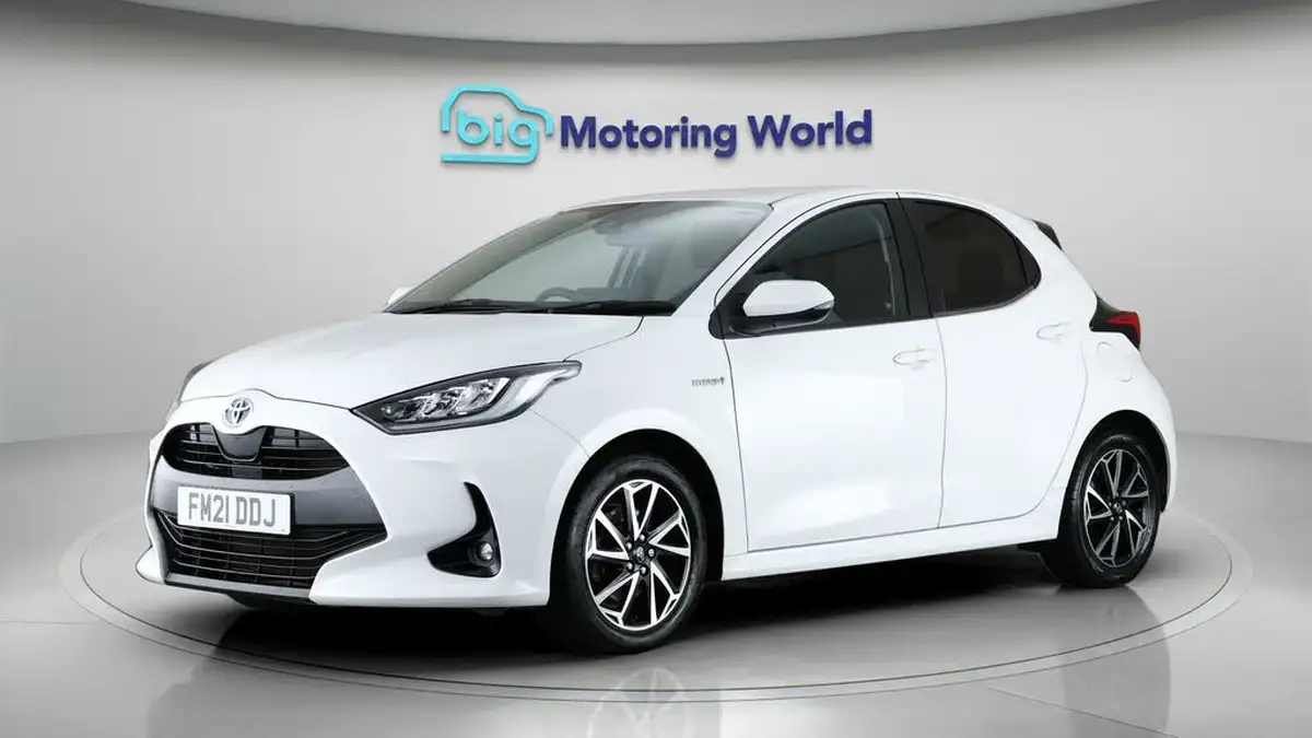 2021-toyota-yaris-15-vvt-i-design-big-3