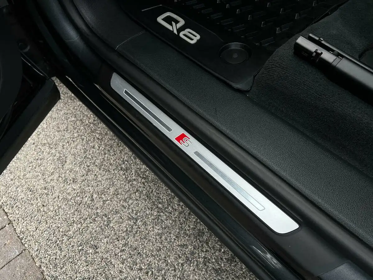 2020-audi-sq8-40tdi-big-52