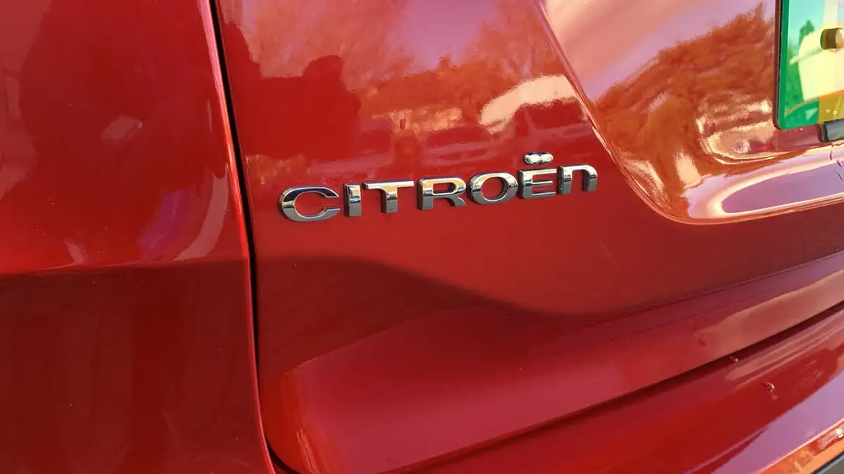 2024-citroen-c4-big-43