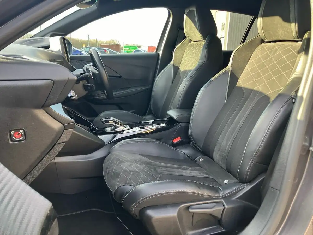 2021-peugeot-208-12-puretech-gt-premium-130bhp-eat8-big-27