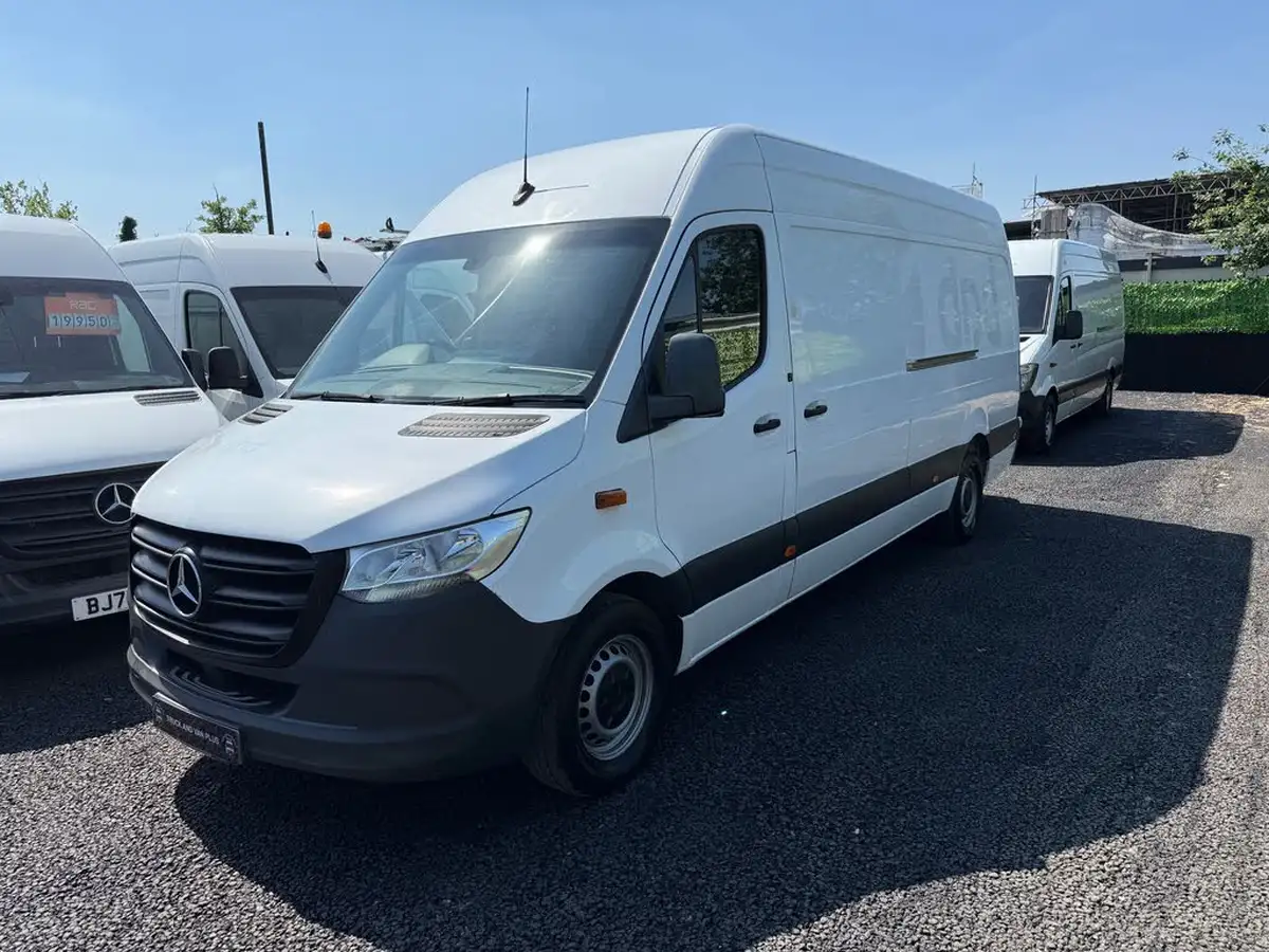 2018-mercedes-benz-sprinter-21cdi-311-l2h1-panel-van-rwd-eco-gear-360-big-8