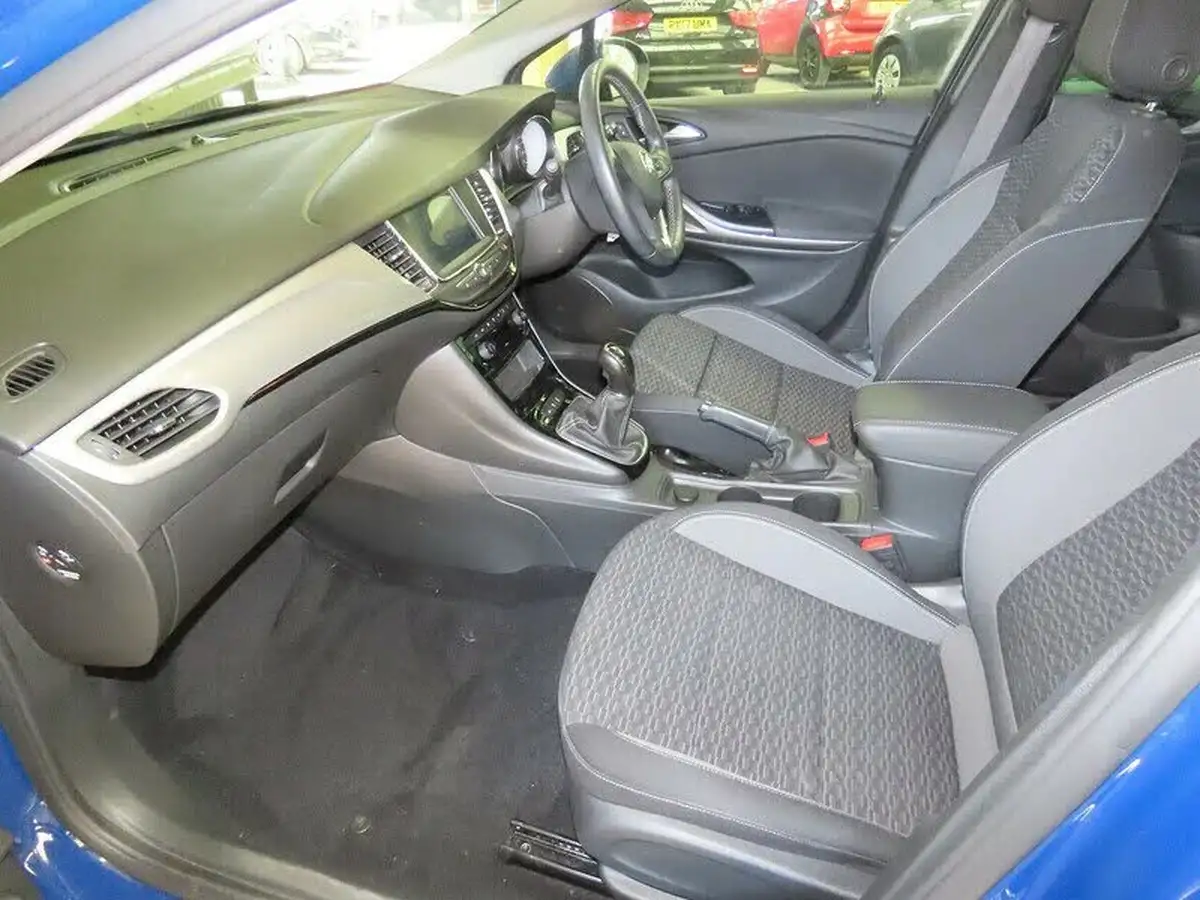 2020-vauxhall-astra-12-turbo-sri-vx-line-nav-big-12