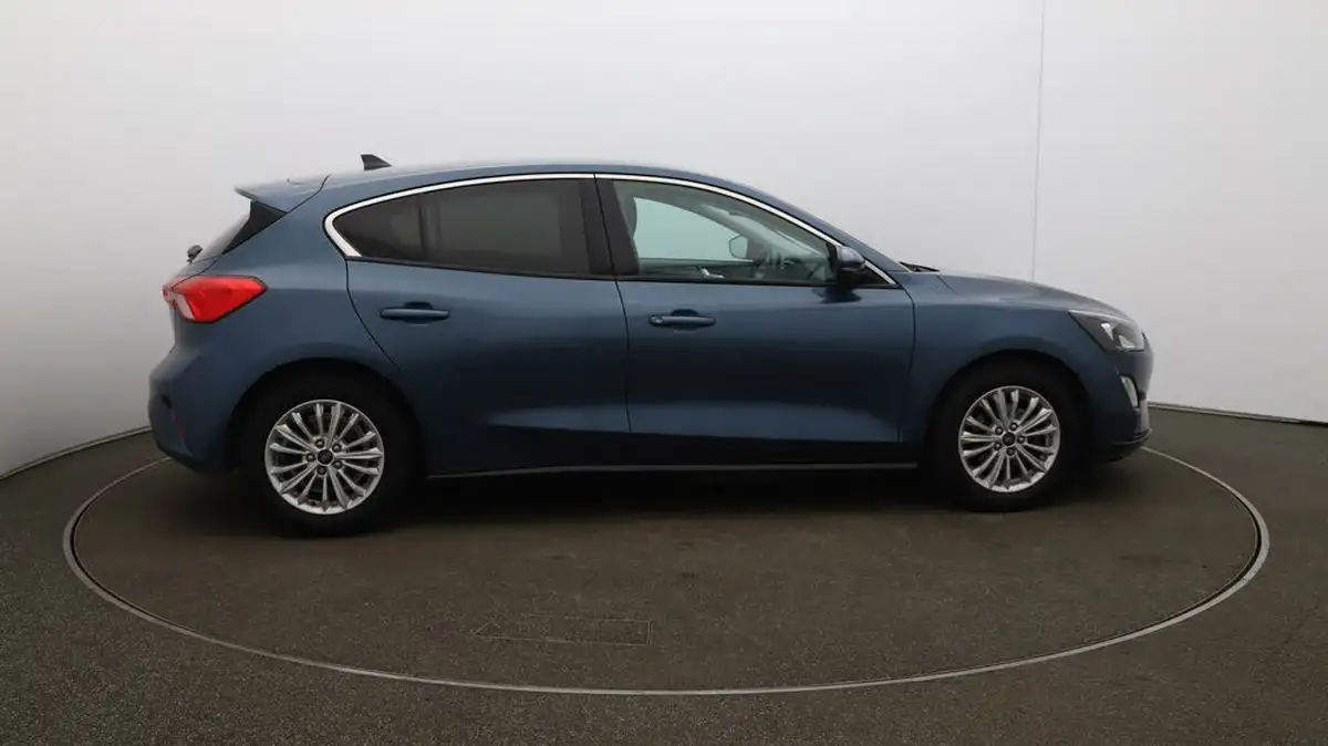 2020-ford-focus-10t-titanium-hatchback-auto-big-47