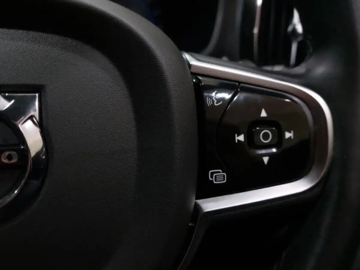 2023-volvo-xc60-20-b5-plus-big-18