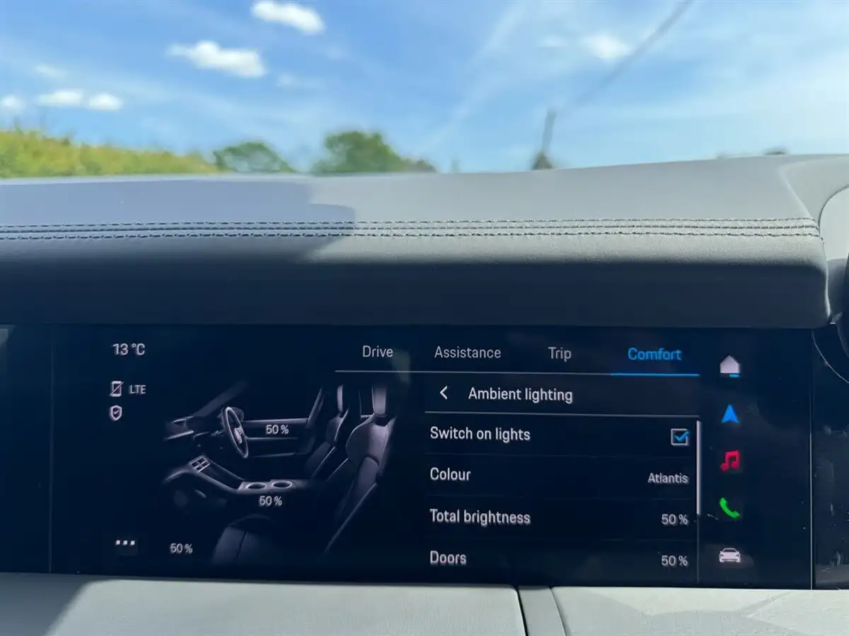 2020-porsche-taycan-e-4s-571ps-performance-battery-plus-big-32