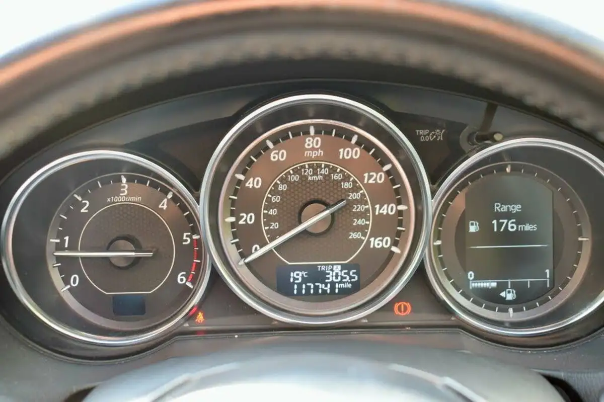 2013-mazda-mazda6-22d-se-l-nav-tourer-5d-big-42