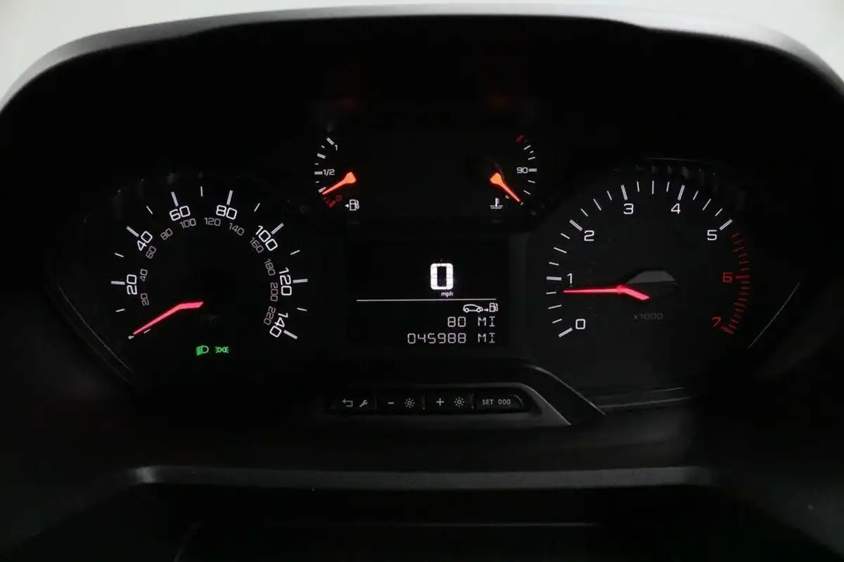 2020-peugeot-partner-15-bluehdi-1000-professional-100ps-eu6dt-panel-big-34